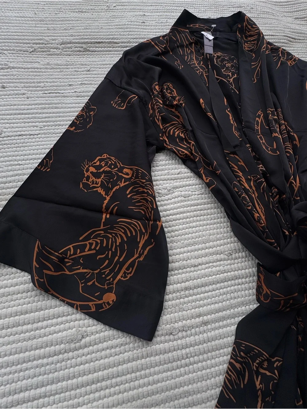 Auden Tiger Print Satin Kimono Robe Black Copper Tie Waist Sleepwear M/L - Picture 4 of 9